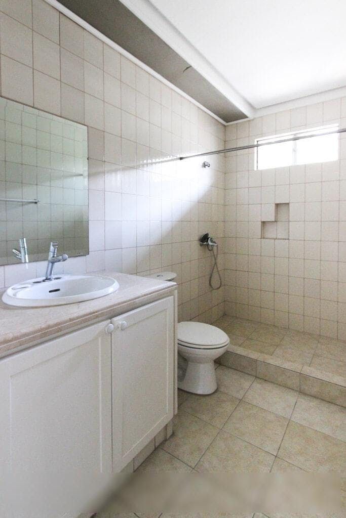 "3BR House for Rent in San Lorenzo Village, Makati"06