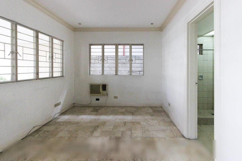 "3BR House for Rent in San Lorenzo Village, Makati"10