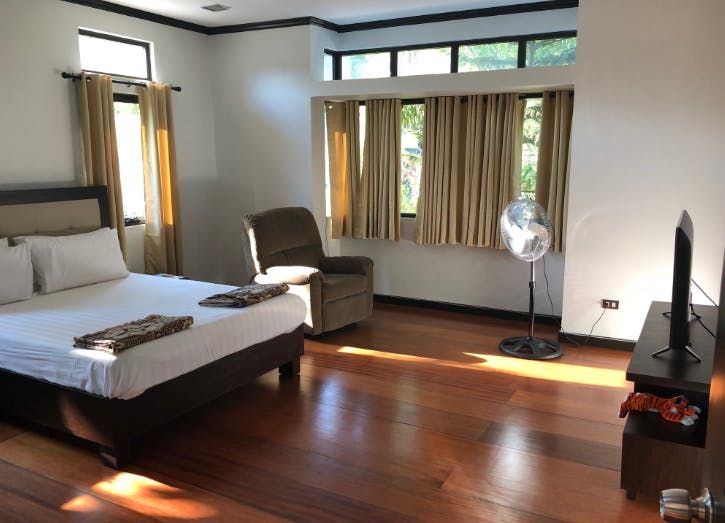 "4BR House for Rent in Ayala Alabang Village, Muntinlupa"10