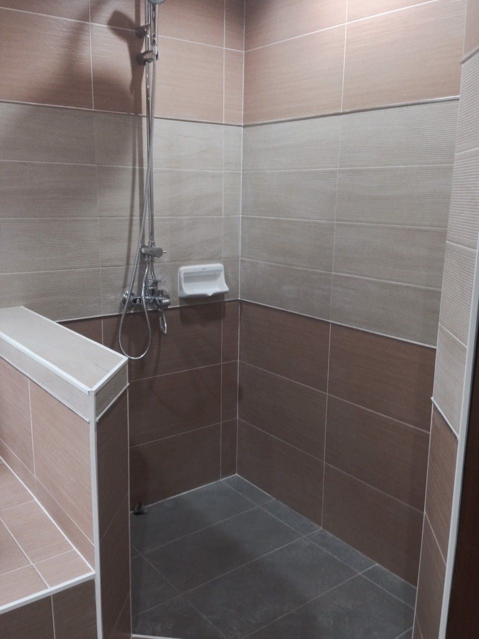 "3BR House for Rent in San Lorenzo Village, Makati"03