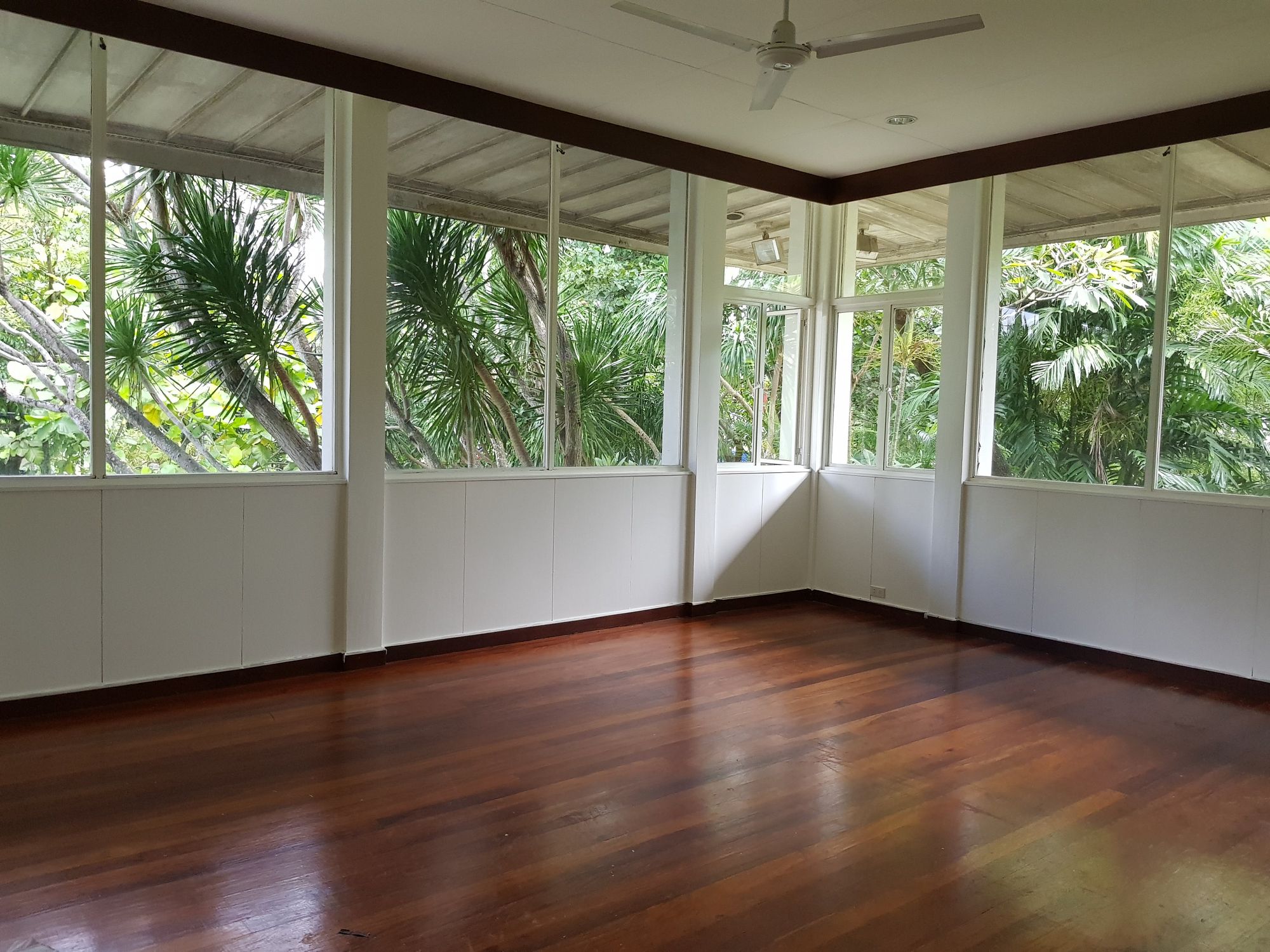 "6BR House for Rent in Dasmari?as Village, Makati"05