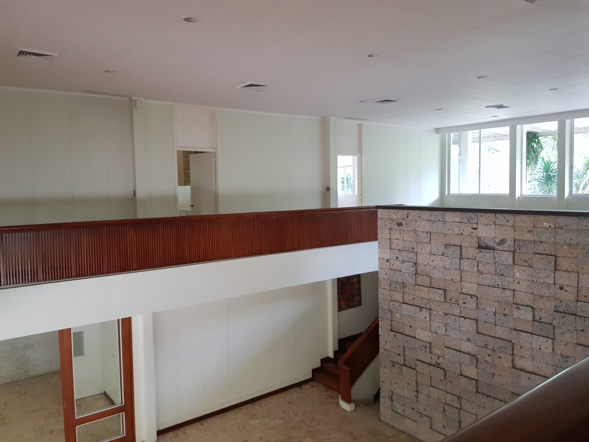 "6BR House for Rent in Dasmari?as Village, Makati"07