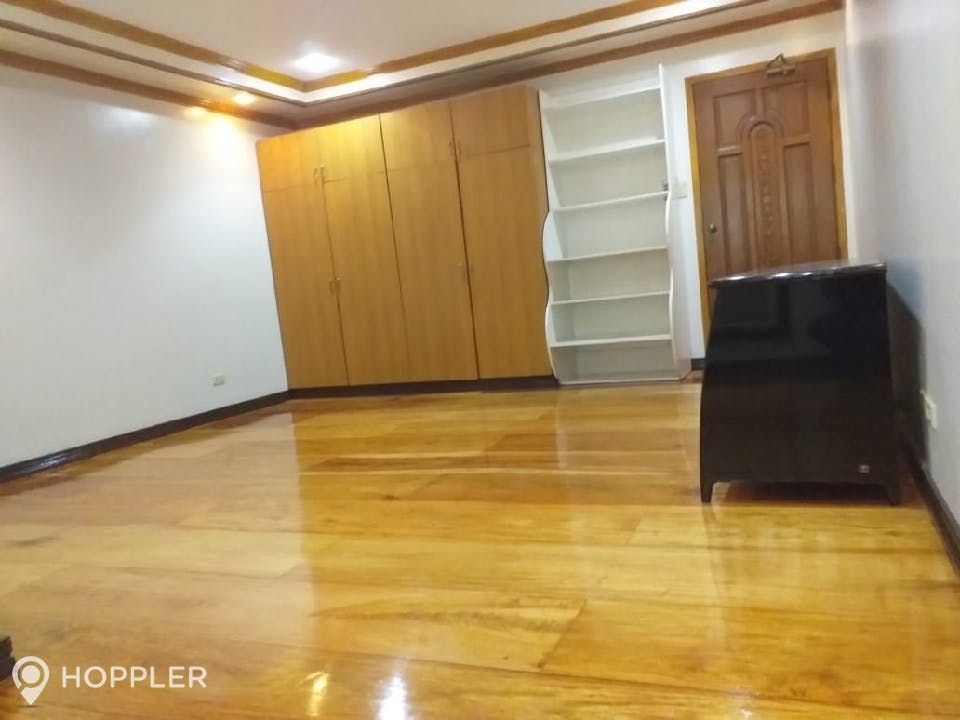 "4BR House for Rent in San Lorenzo Village, Makati"08