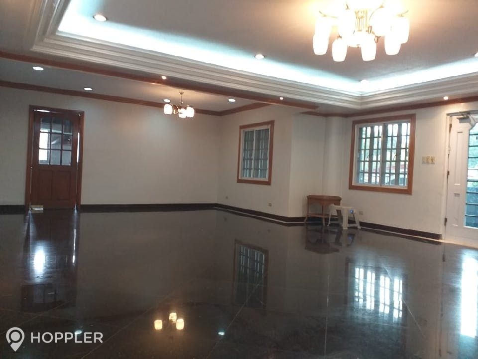 "4BR House for Rent in San Lorenzo Village, Makati"10