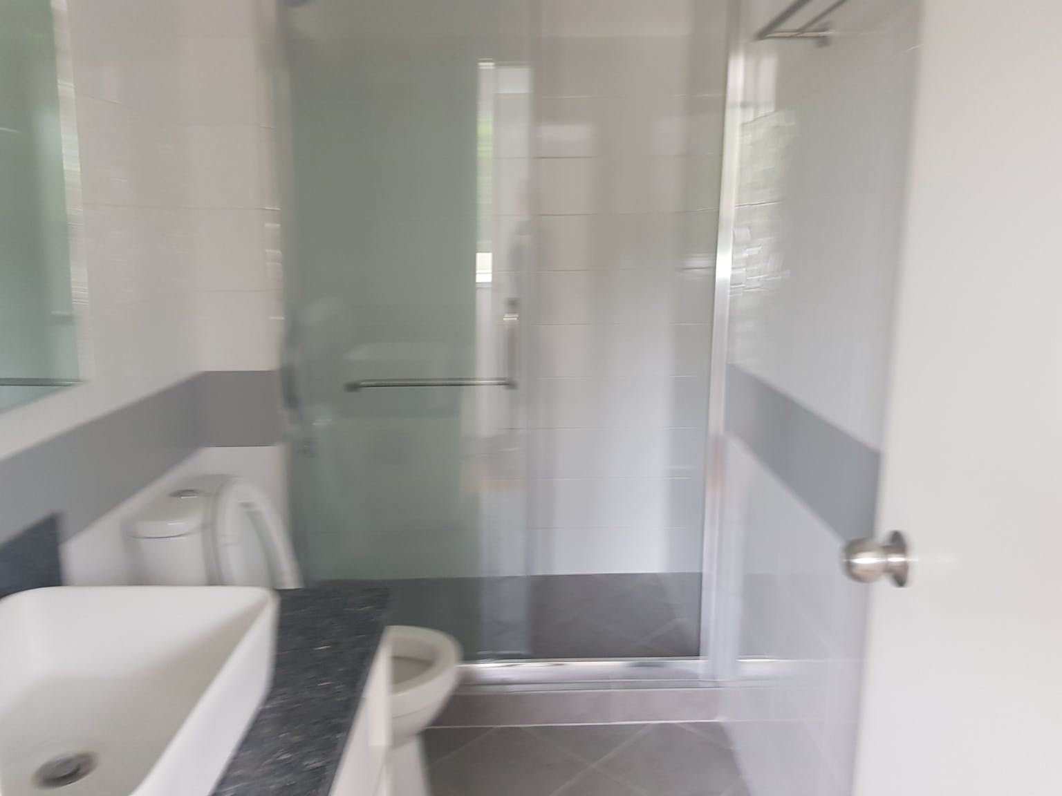 "4BR House for Rent in Dasmari?as Village, Makati"10