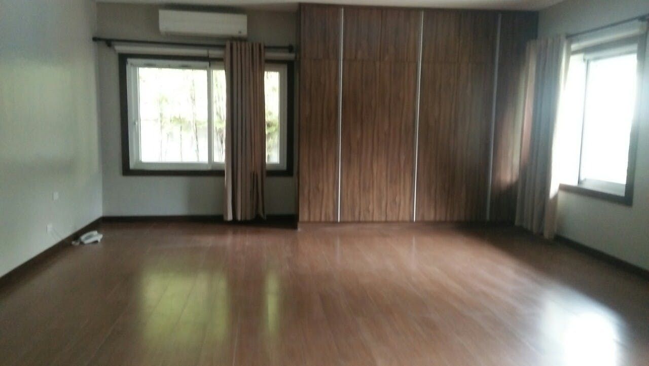 "4BR House for Rent in Dasmari?as Village, Makati"05