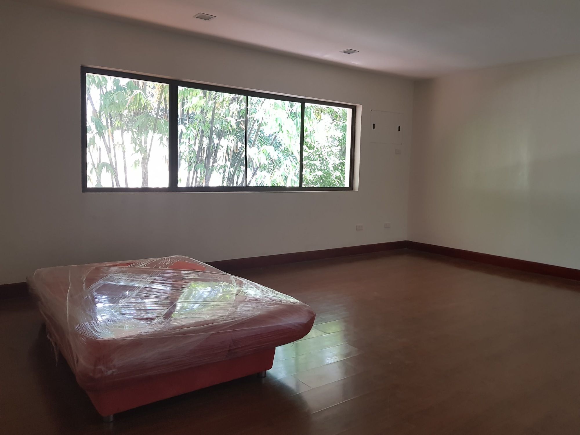 "4BR House for Rent in Bel-Air Village, Makati"08