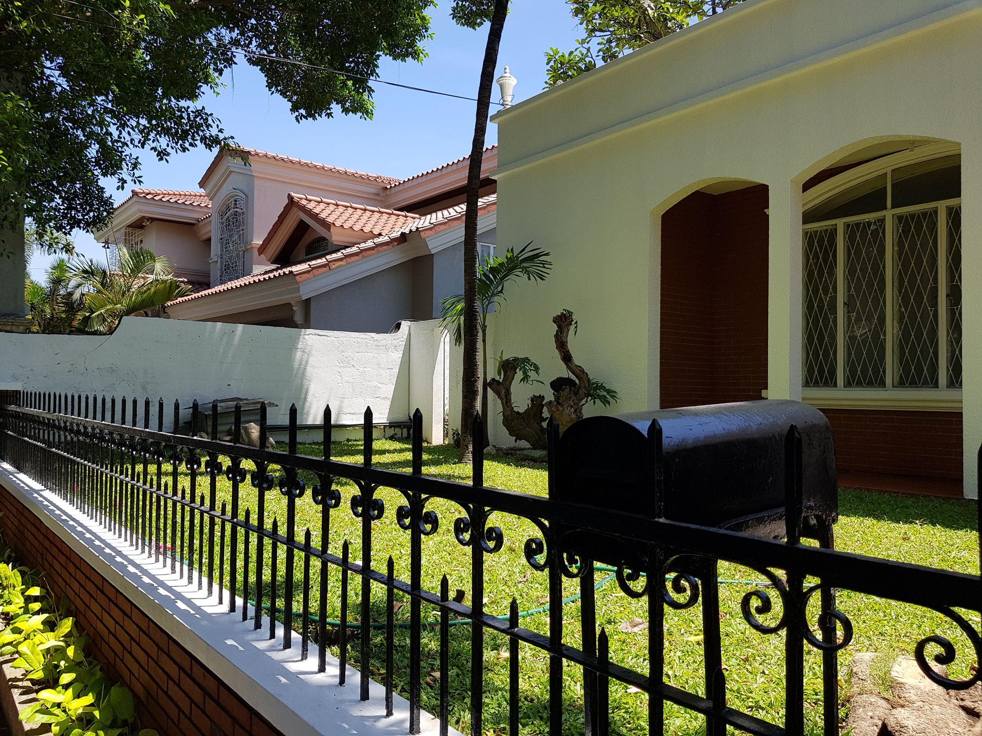 "4BR House for Rent in Dasmari?as Village, Makati"08