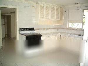 "4BR House for Rent in Dasmari?as Village, Makati"06