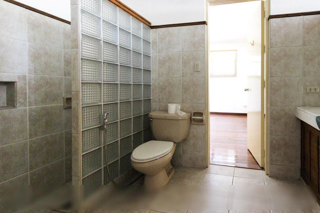 "3BR House for Rent in Urdaneta Village, Makati"06
