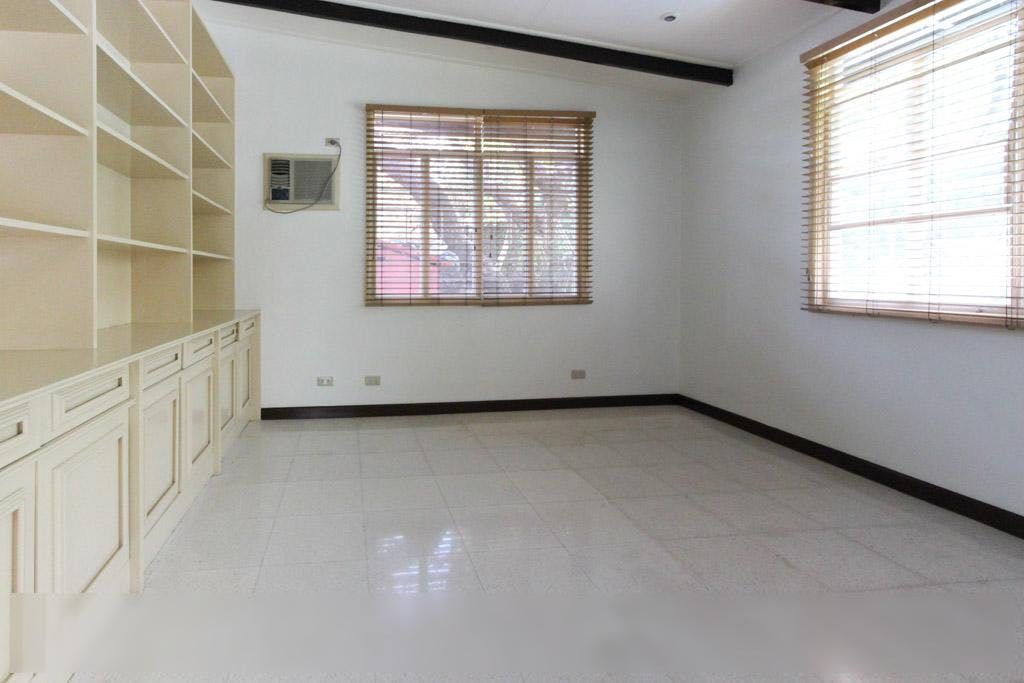"3BR House for Rent in Urdaneta Village, Makati"10