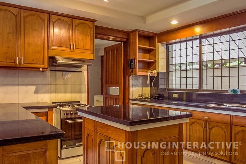 "4BR House for Rent in Valle Verde, Pasig"10