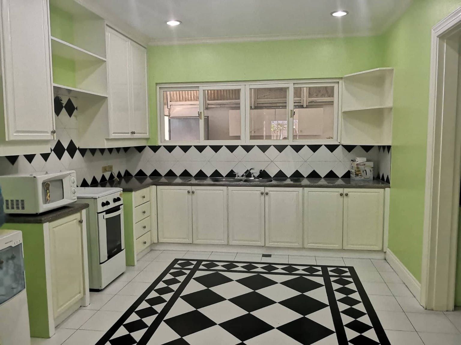 "5BR House for Rent in Ayala Alabang Village, Muntinlupa"04