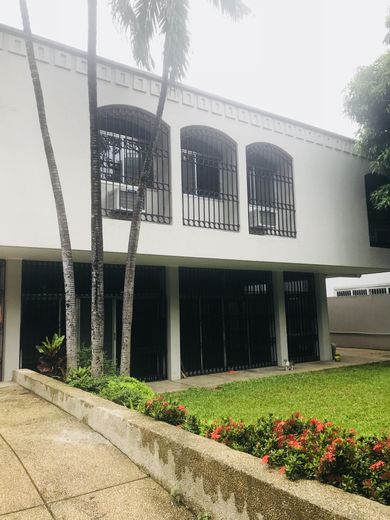 "5BR House for Rent in Magallanes, Makati"01