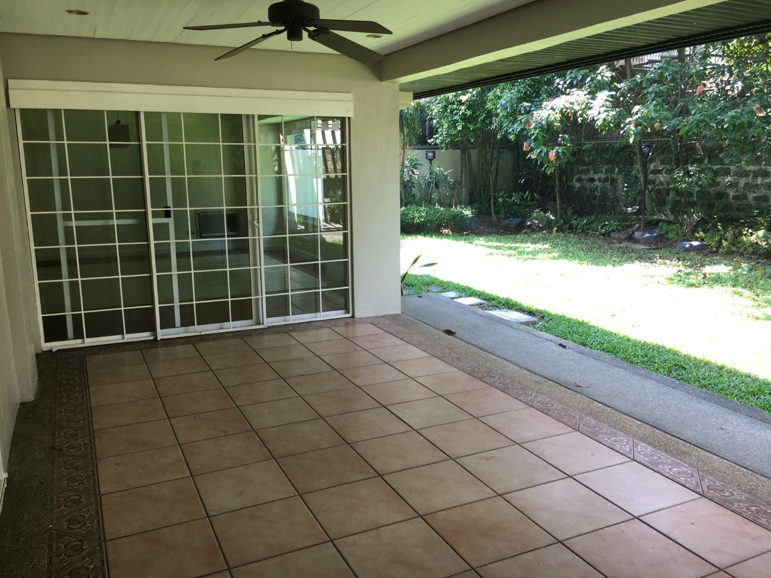 "4BR House for Rent in Loyola Grand Villas, Quezon City"09