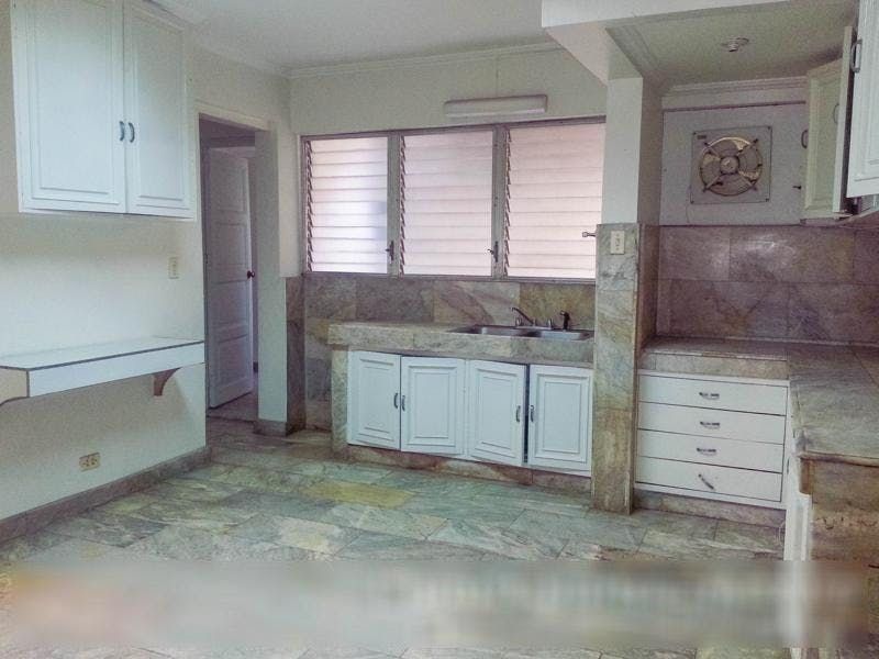 "3BR House for Rent in Palm Village, Makati"08