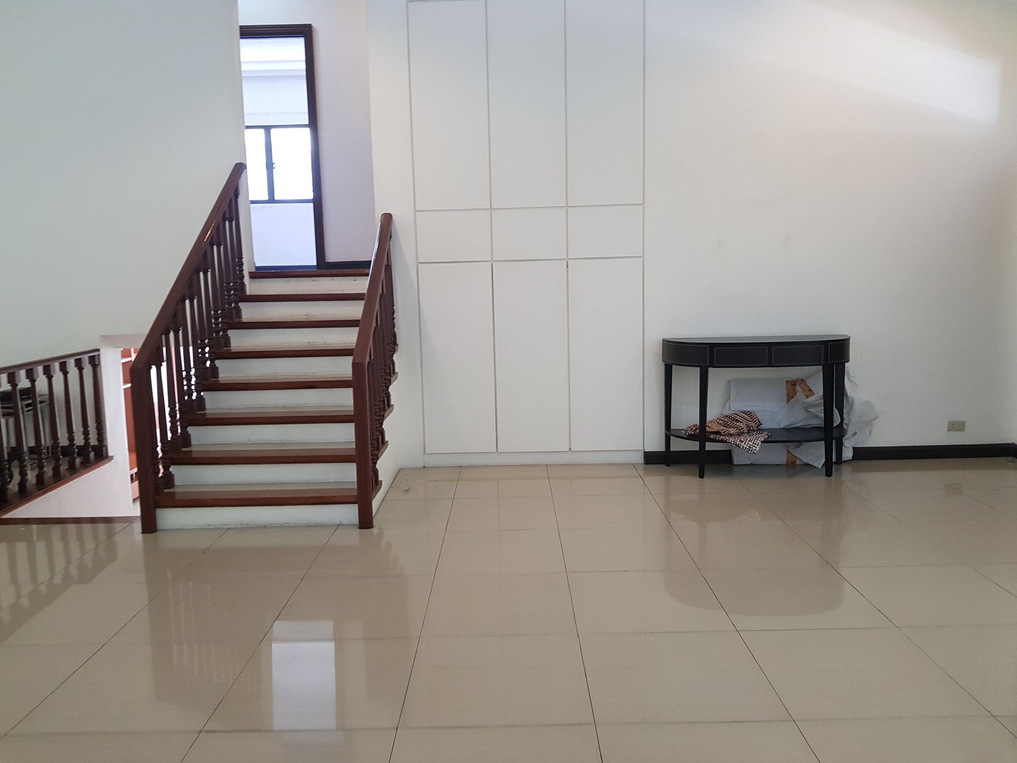 "4BR House for Rent in Dasmari?as Village, Makati"04