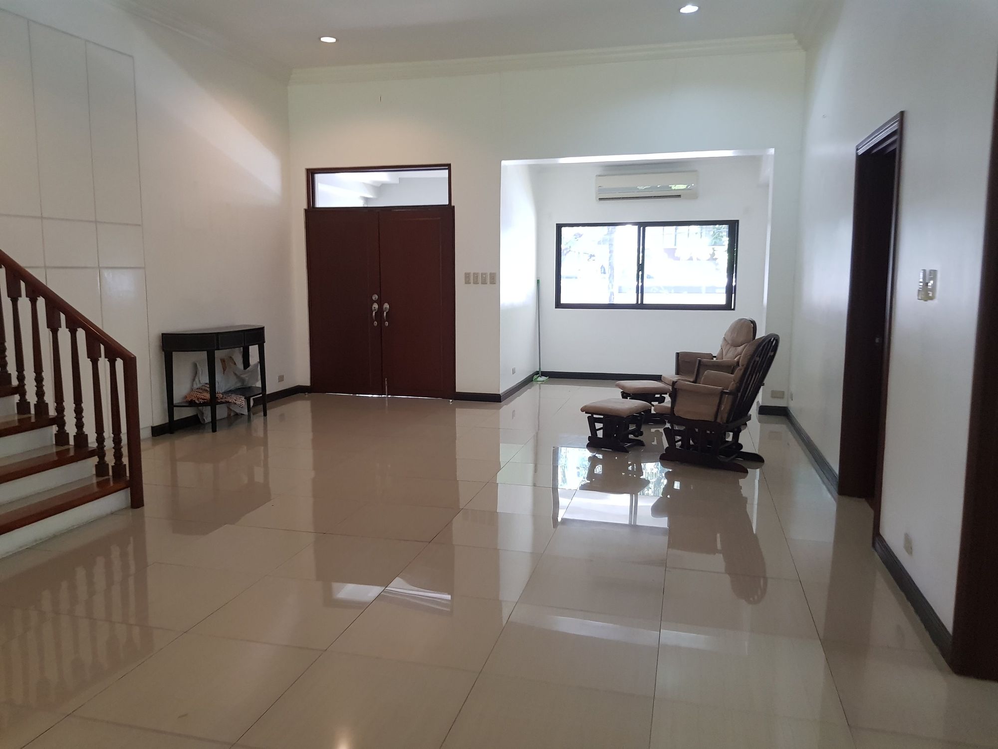"4BR House for Rent in Dasmari?as Village, Makati"07