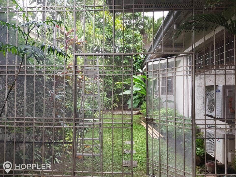 "3BR House for Rent in Dasmari?as Village, Makati"03