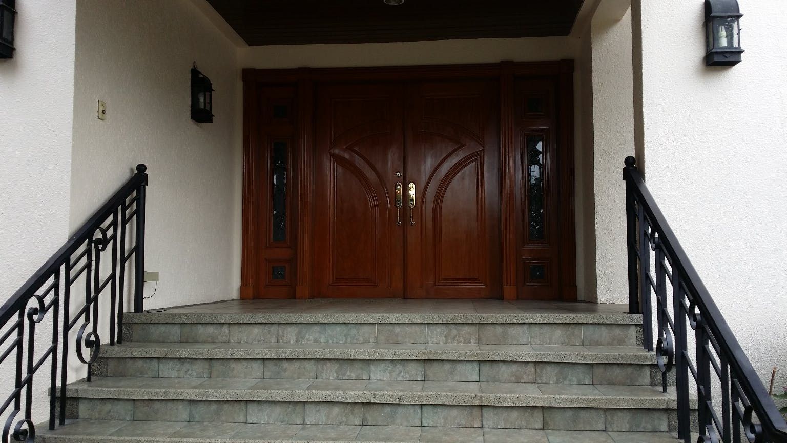 "5BR House for Rent in Ayala Alabang Village, Muntinlupa"10