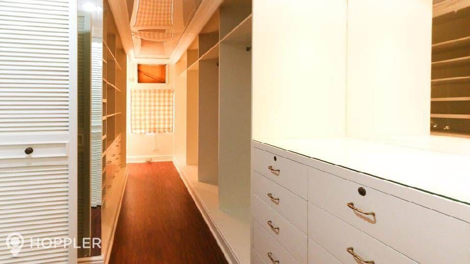 "4BR House for Rent in Ecology Village, Makati"06