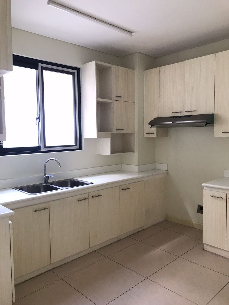 "3BR House for Rent in ,"08