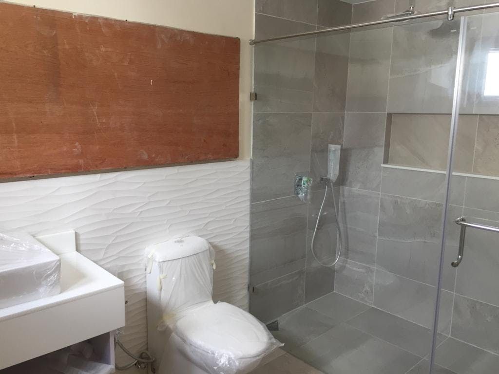 "4BR House for Rent in San Lorenzo Village, Makati"04