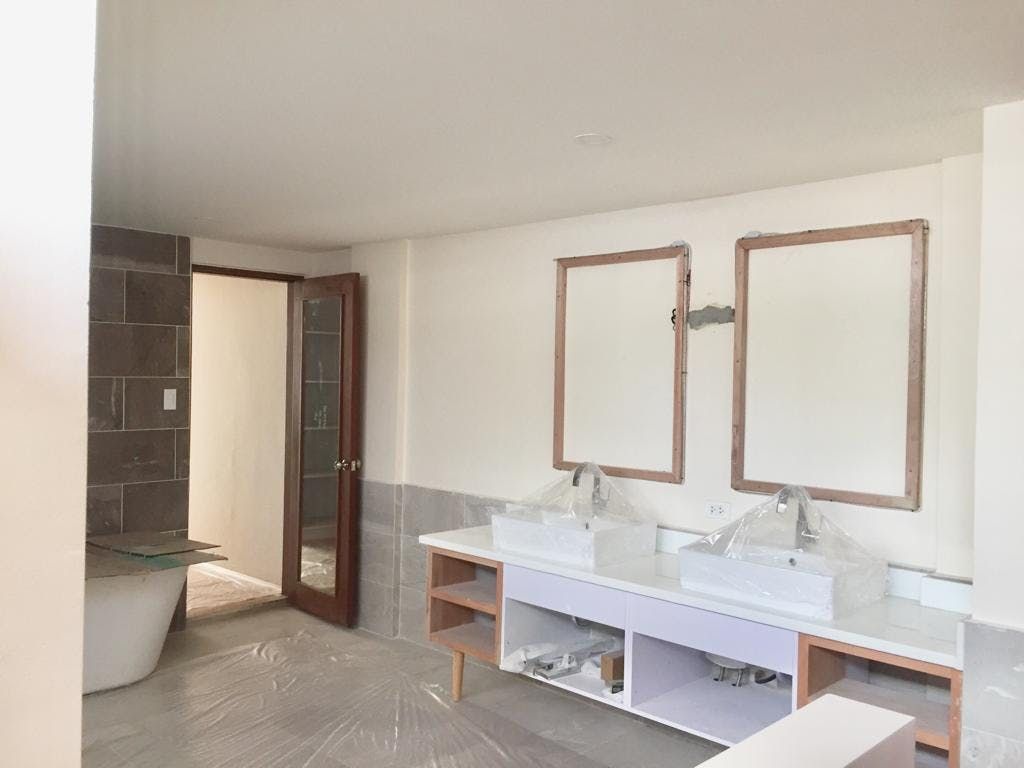 "4BR House for Rent in San Lorenzo Village, Makati"06