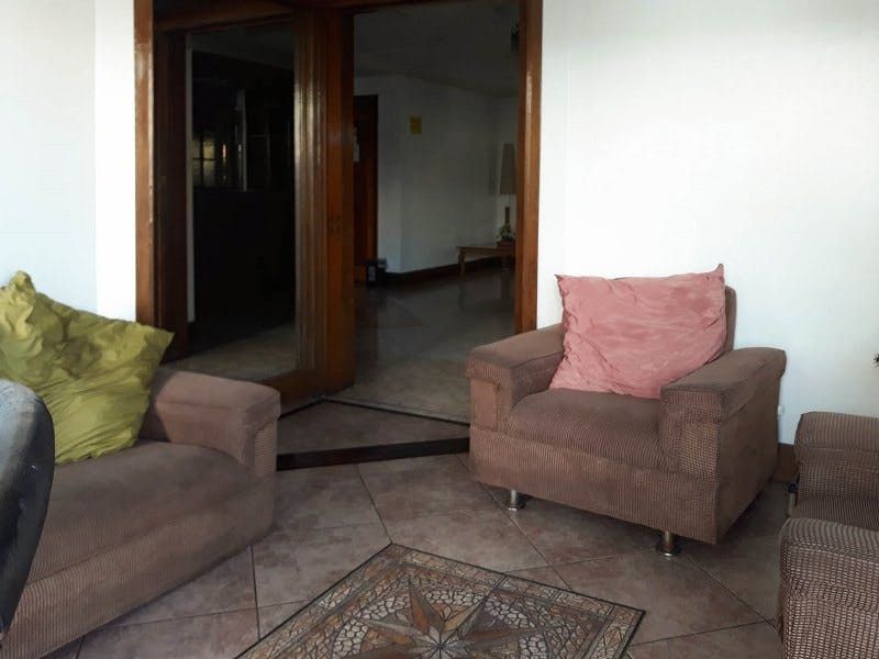 "4BR House for Rent in San Lorenzo Village, Makati"10