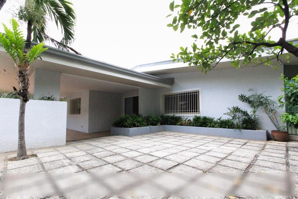 "4BR House for Rent in Bel-Air Village, Makati"04