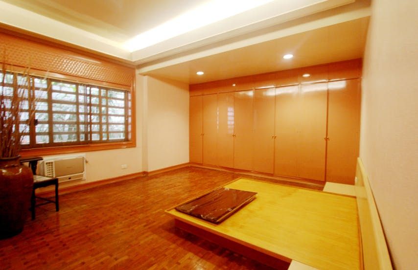 "5BR House for Rent in Forbes Park, Makati"04