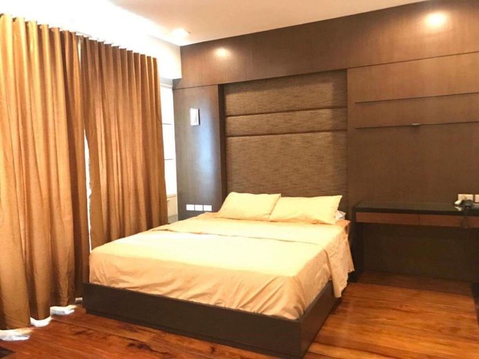 "2BR Condo for Rent in The Residences at Greenbelt, Legazpi Village, Ma"01