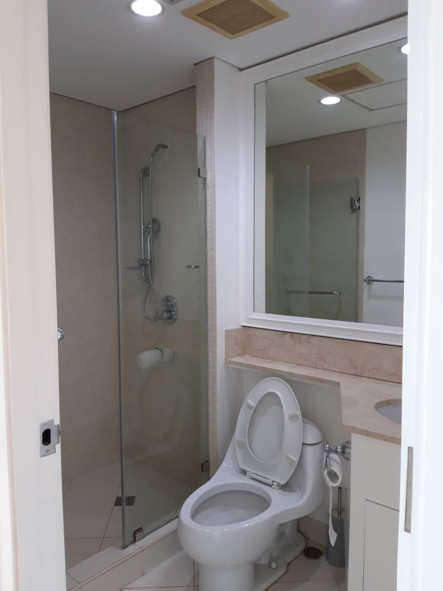 "2BR Condo for Rent in The Manansala, Rockwell Center, Makati"05