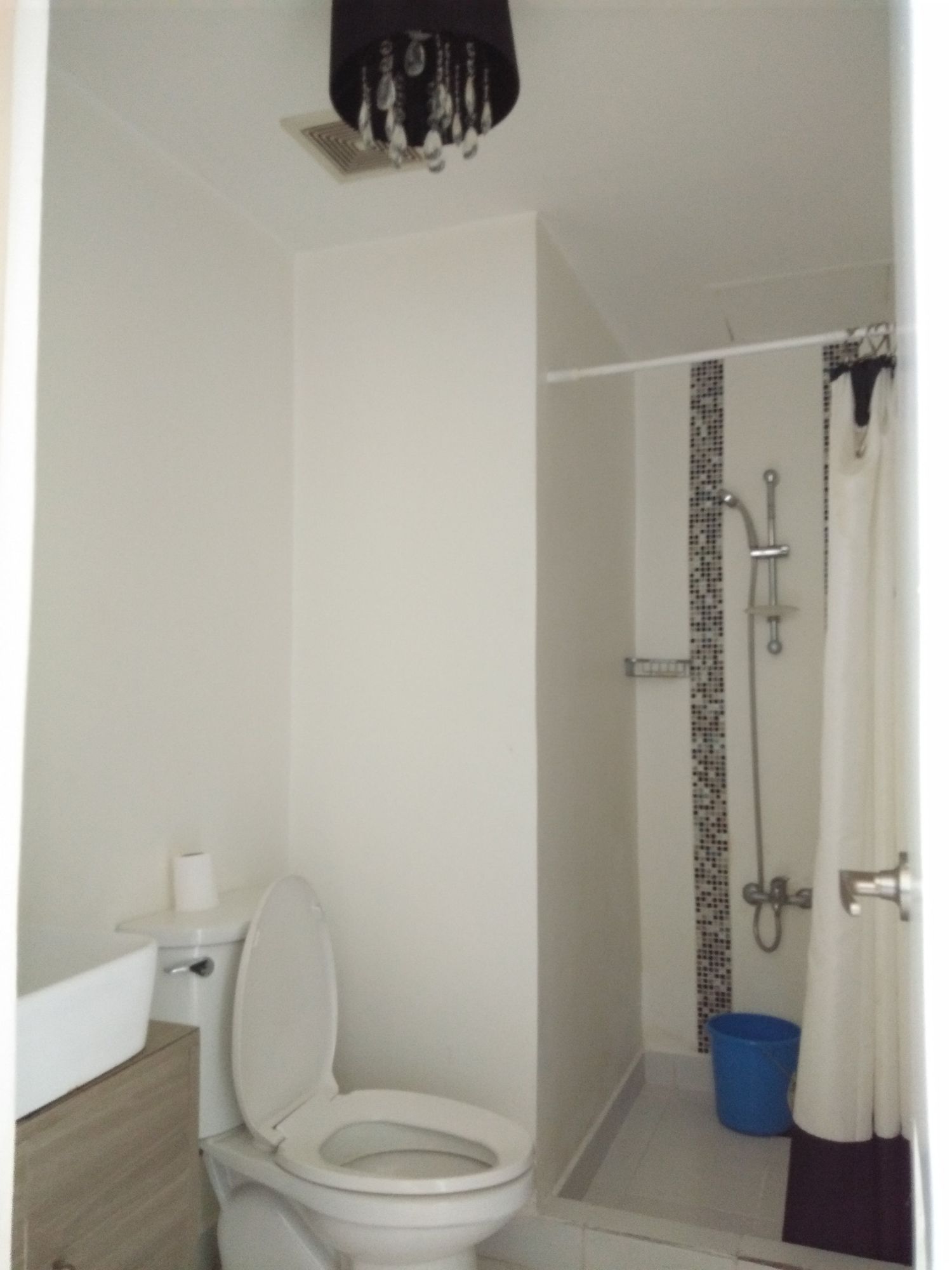 "1BR Condo for Rent in Oriental Garden Makati, Pio del Pilar, Makati"06