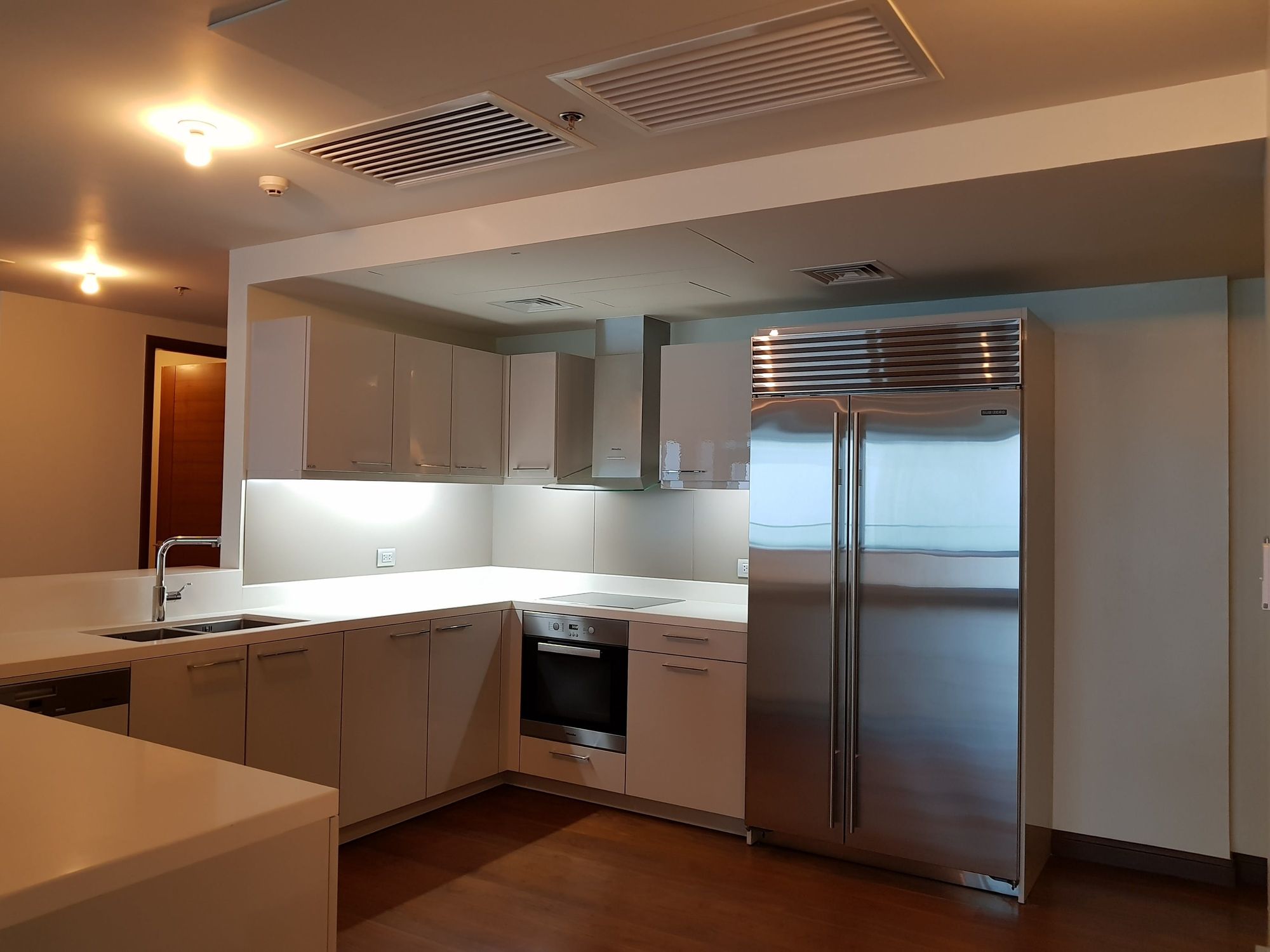 "3BR Condo for Rent in Horizon Homes at Shangri-la The Fort, BGC - Boni"07