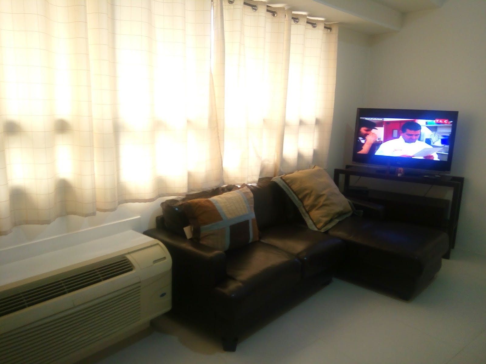 "Studio Condo for Rent in Icon Residences, BGC - Bonifacio Global City,"04