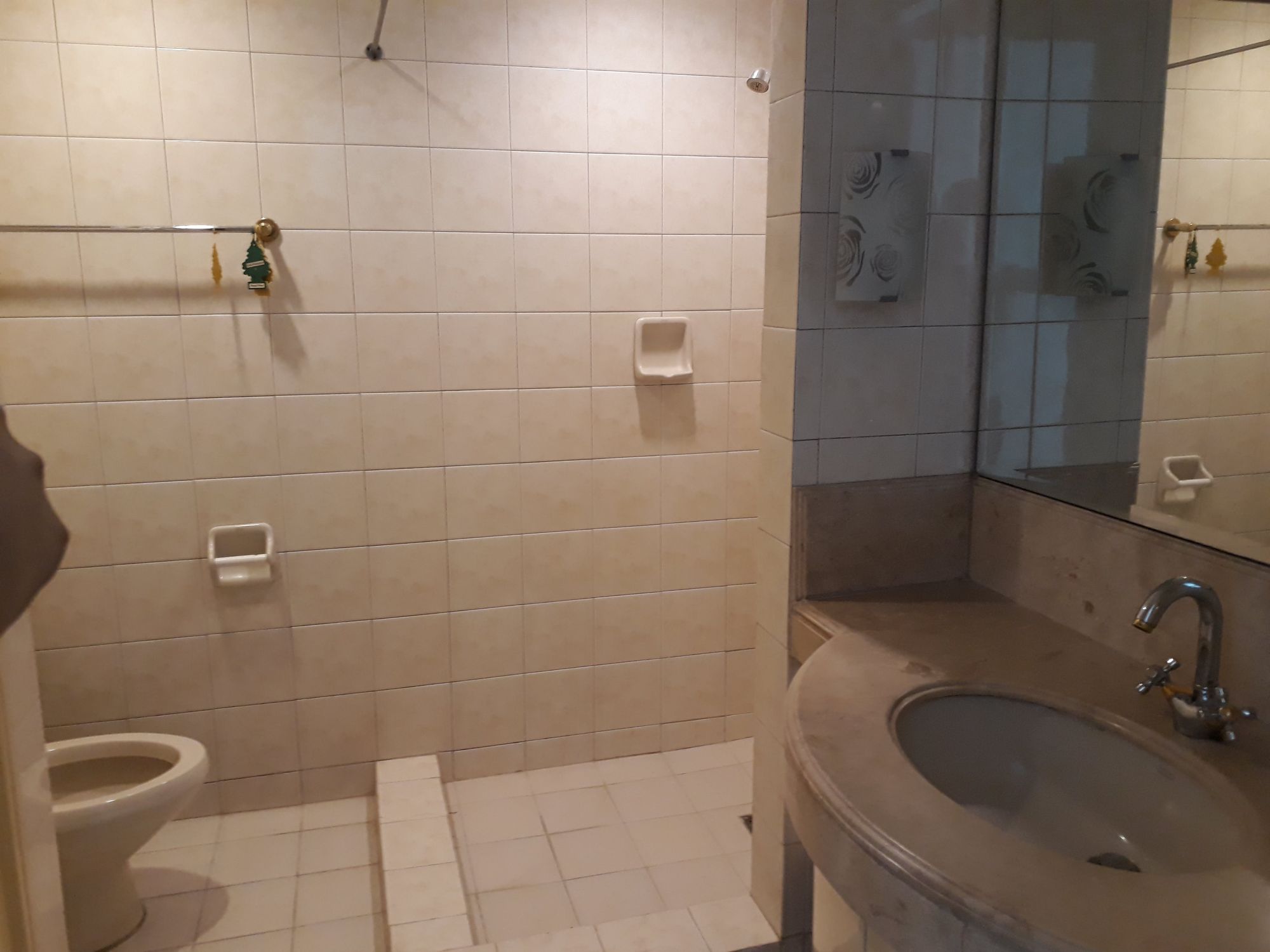 2BR Condo for Rent06