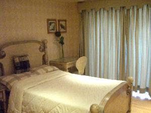 "3BR Condo for Rent in Elizabeth Place, Salcedo Village, Makati"10