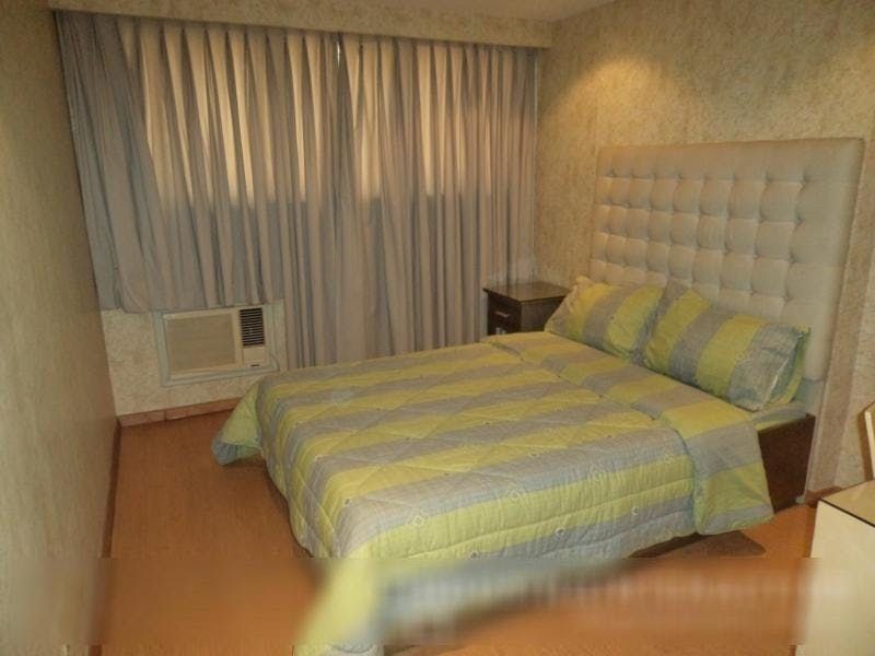 "2BR Condo for Rent in Elizabeth Place, Salcedo Village, Makati"06