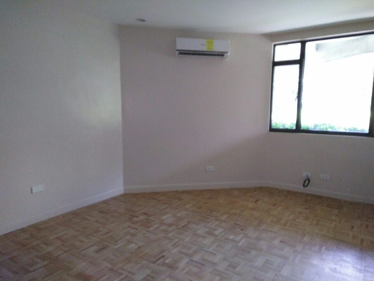 "2BR Condo for Rent in Twin Towers, Urdaneta, Makati"05
