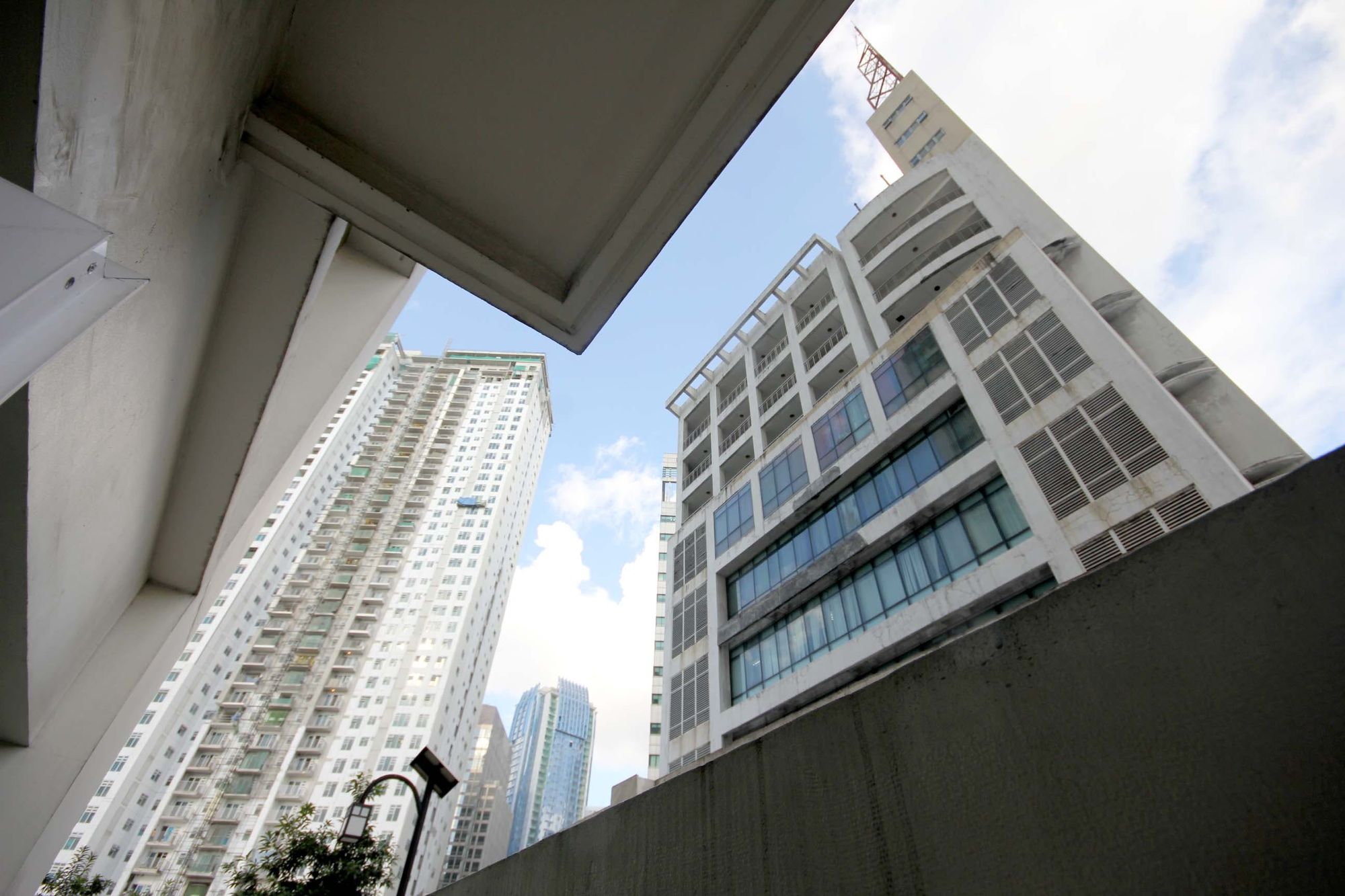 2BR Condo for Rent04