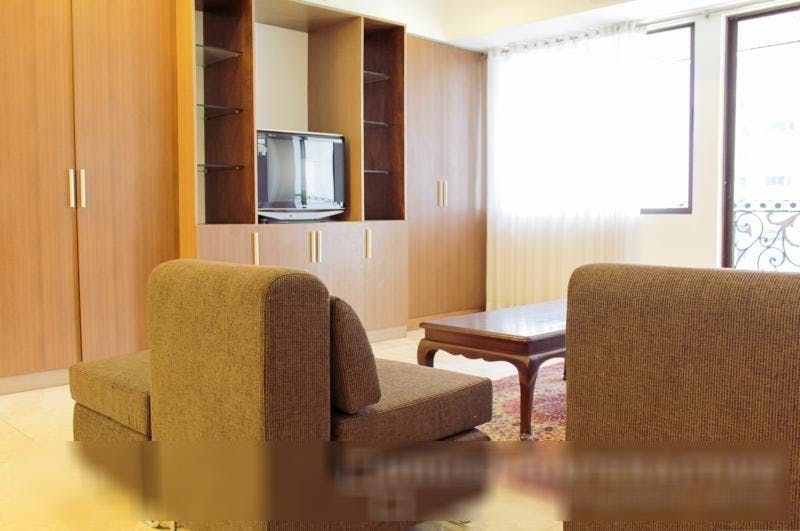 "2BR Condo for Rent in Crown Tower, Salcedo Village, Makati"04