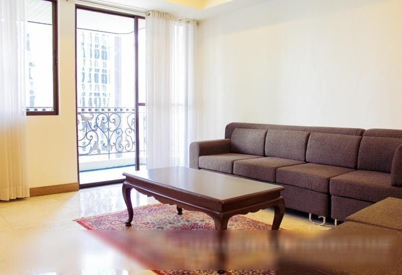"2BR Condo for Rent in Crown Tower, Salcedo Village, Makati"06