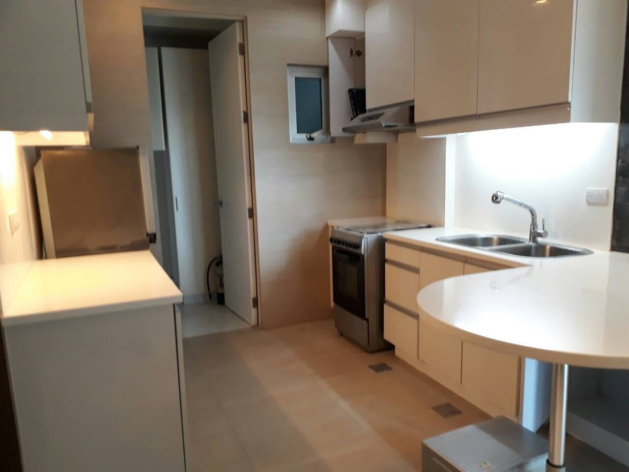 "2BR Condo for Rent in Crescent Park Residences, BGC - Bonifacio Global"08