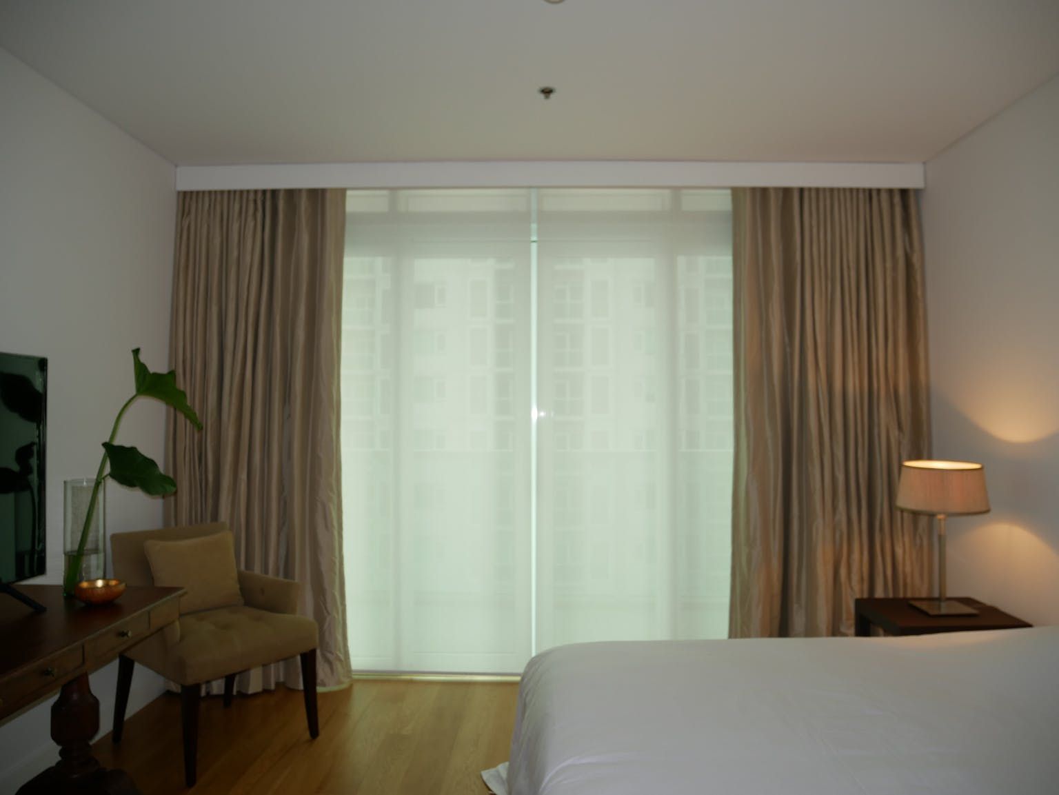 "3BR Condo for Rent in One Roxas Triangle, Urdaneta, Makati"03