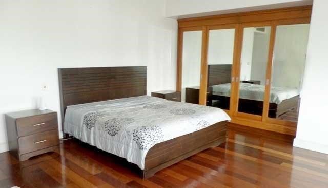 "3BR Condo for Rent in One Roxas Triangle, Urdaneta, Makati"04
