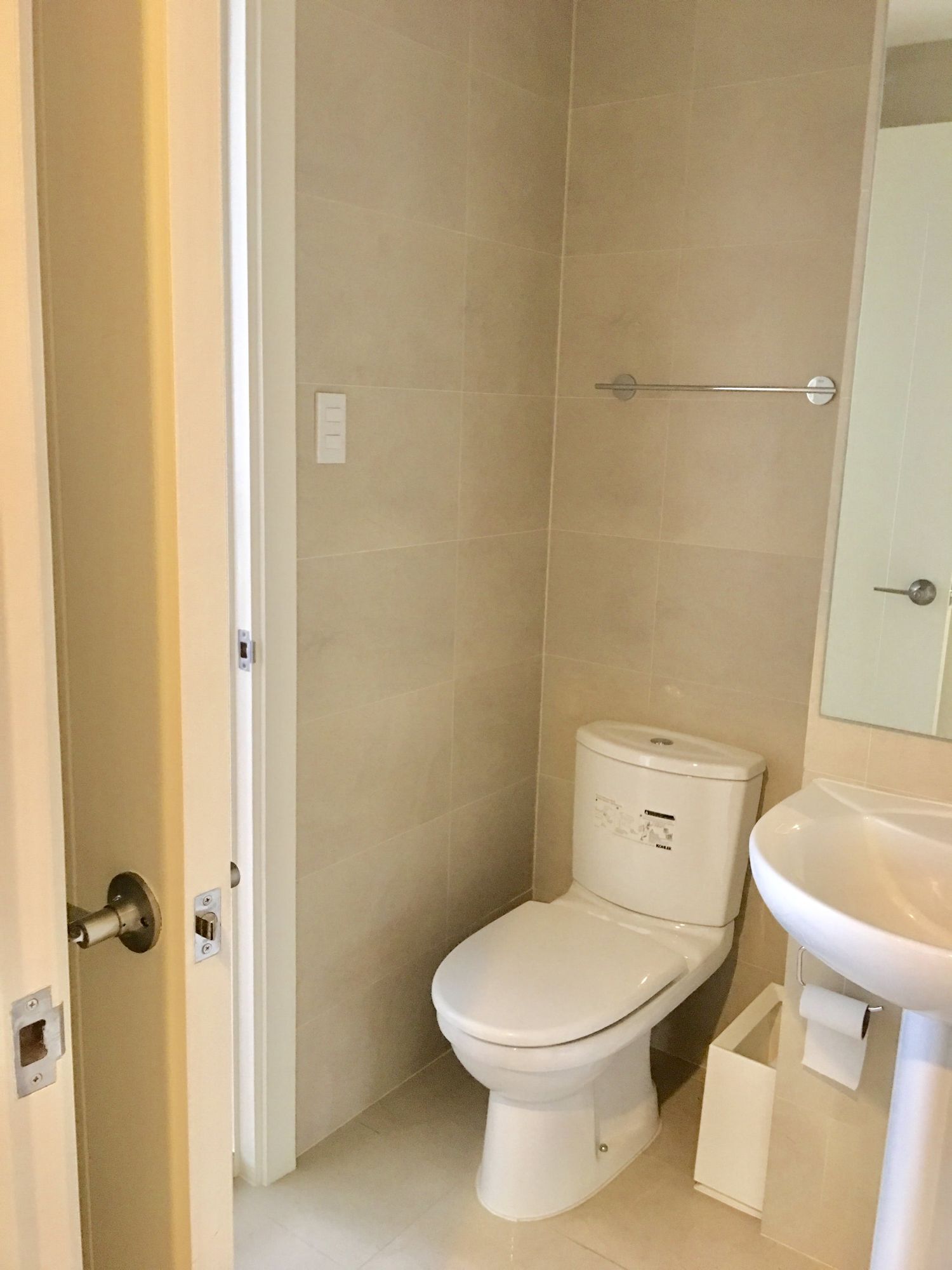 "1BR Condo for Rent in The Milano Residences, Poblacion, Makati"05