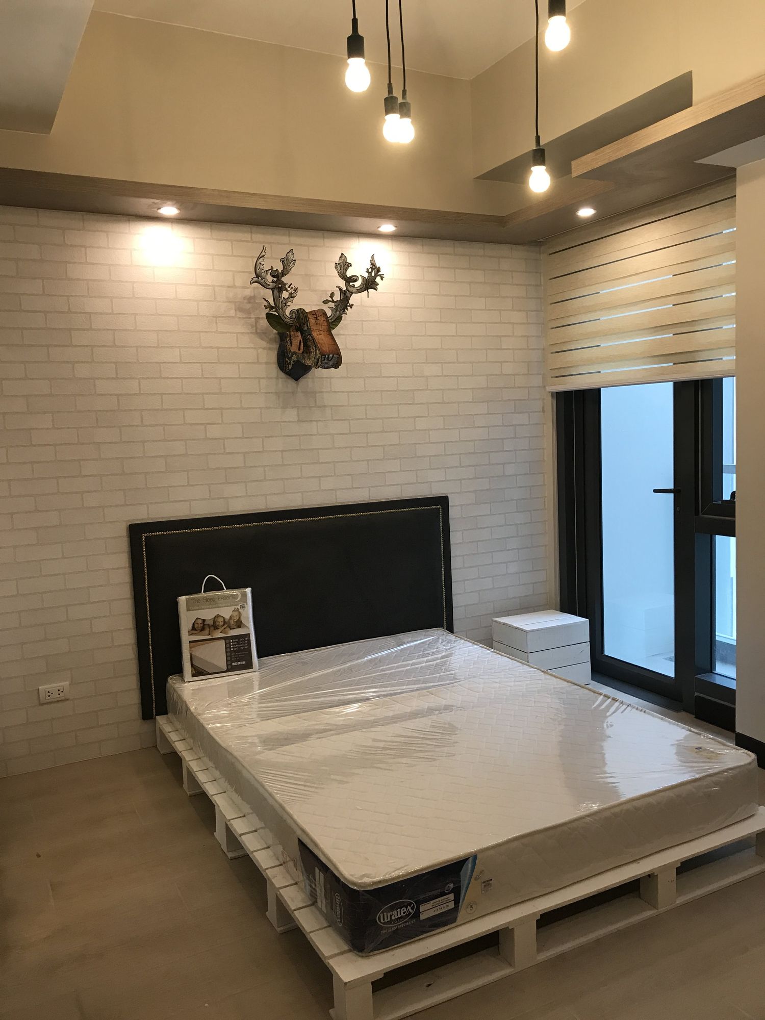"Studio Condo for Rent in Greenbelt Hamilton, Legazpi Village, Makati"09