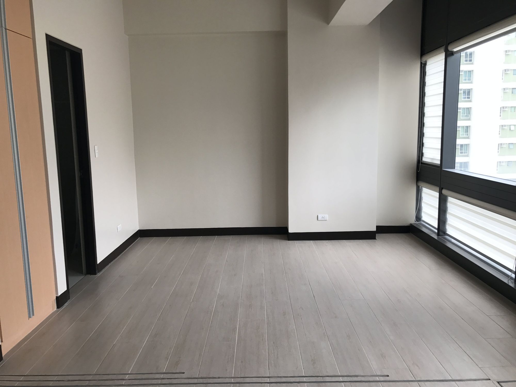 "Studio Condo for Rent in Greenbelt Hamilton, Legazpi Village, Makati"08