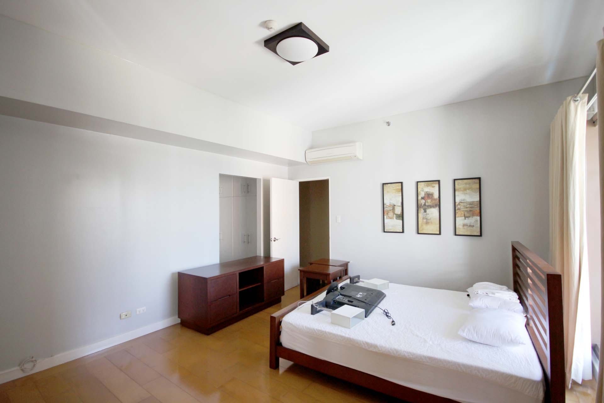 "2BR Condo for Rent in The Shang Grand Tower, Legazpi Village, Makati"08